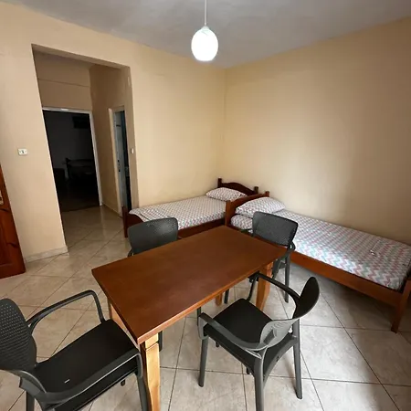 Apartament 1 *