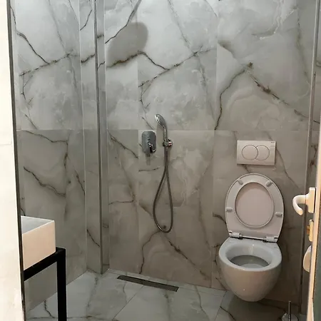 Apartament 1 * ساراندا